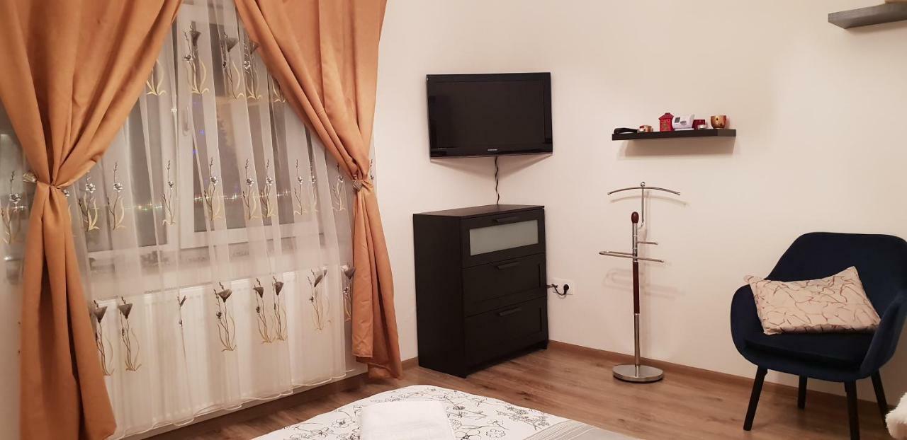 Central Apartment Dumdix ブラショフ エクステリア 写真